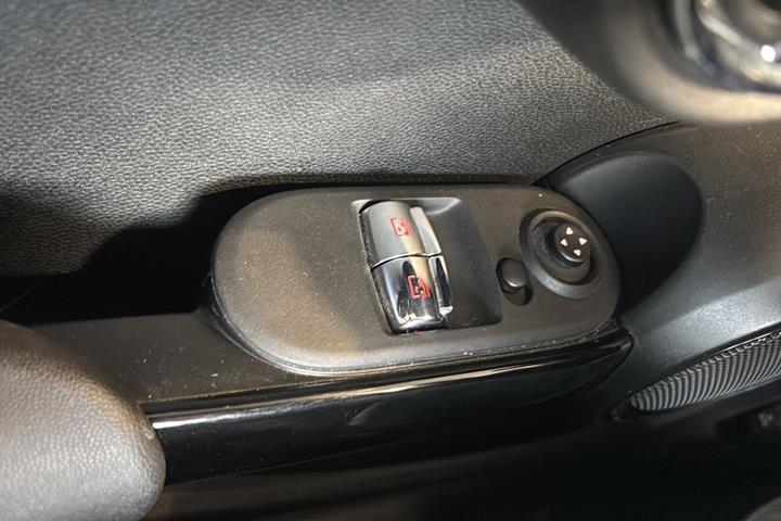 Hvid Mini Cooper fra 2022