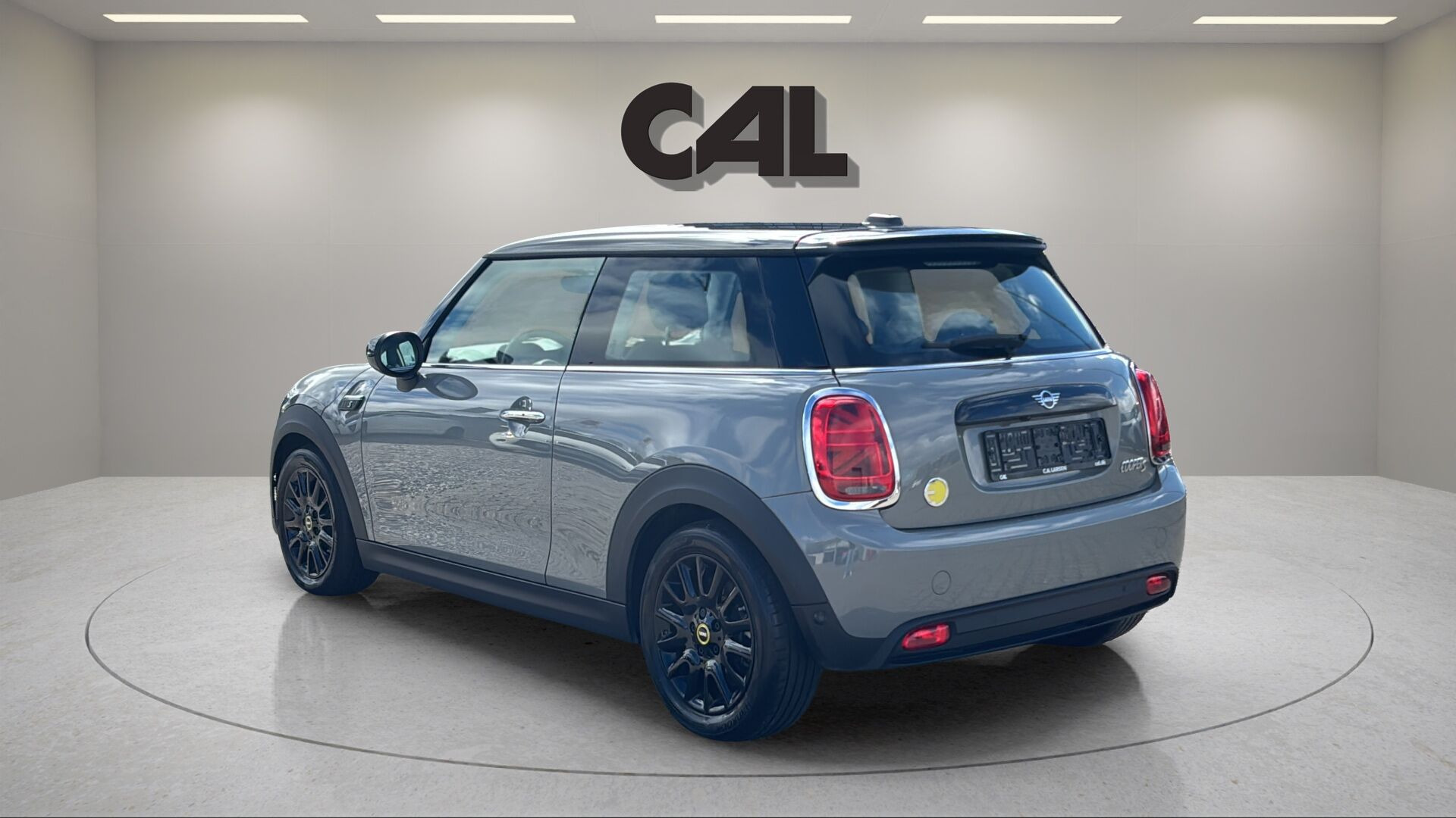Grå Mini Cooper fra 2021