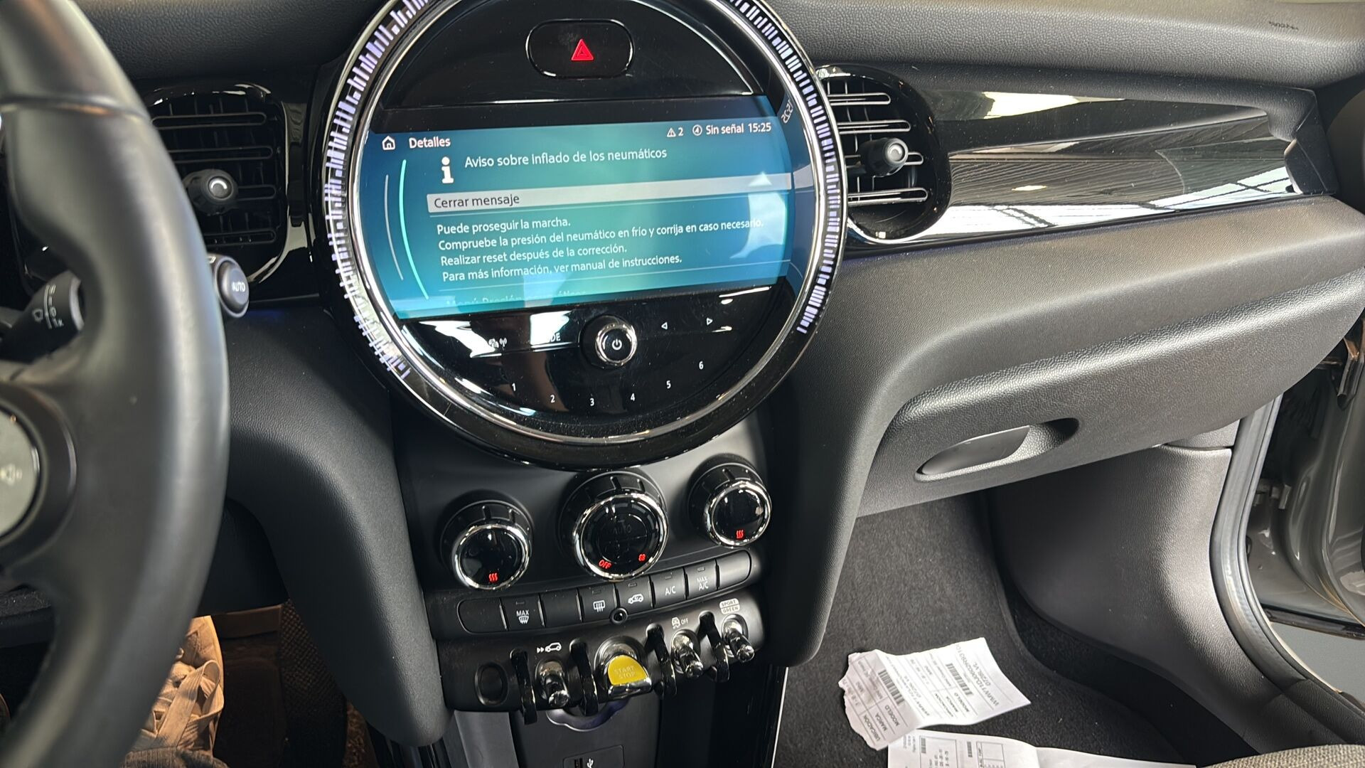 Grå Mini Cooper fra 2021