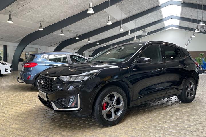 Sort Ford Kuga fra 2024