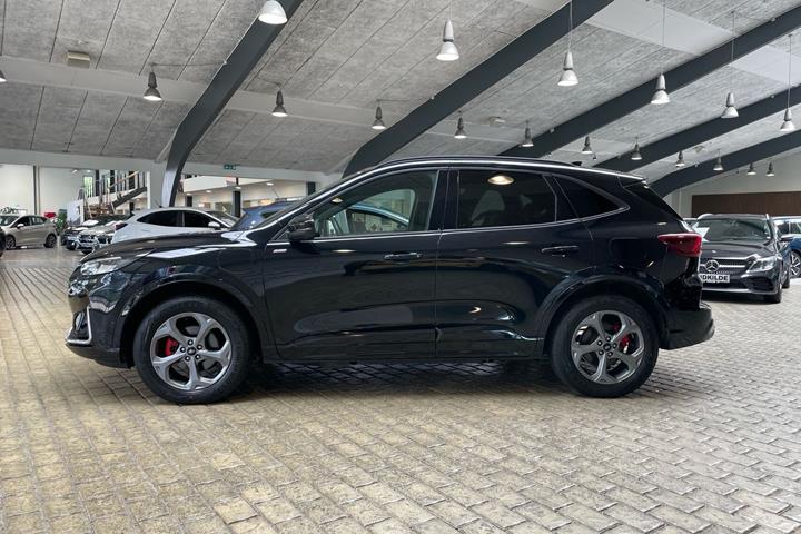 Sort Ford Kuga fra 2024