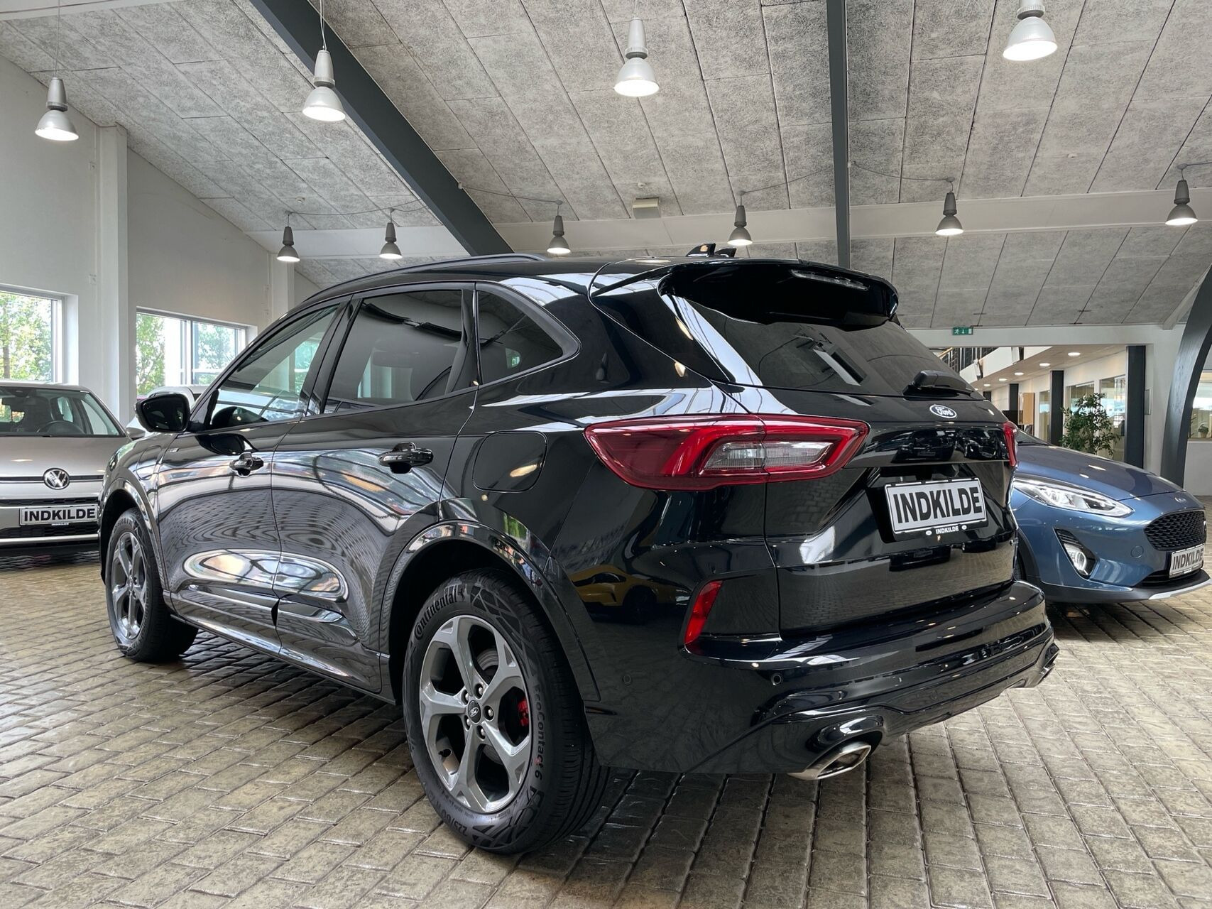 Sort Ford Kuga fra 2024