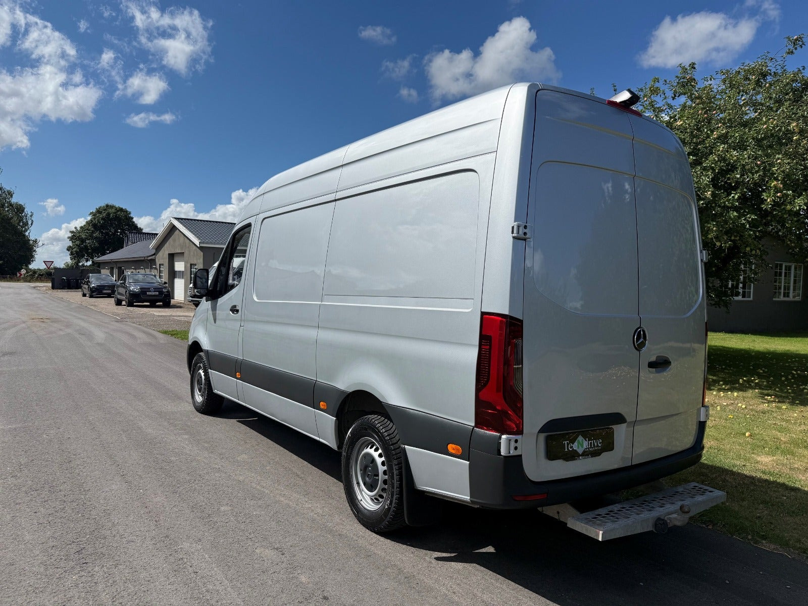 Grå Mercedes Sprinter 317 fra 2021