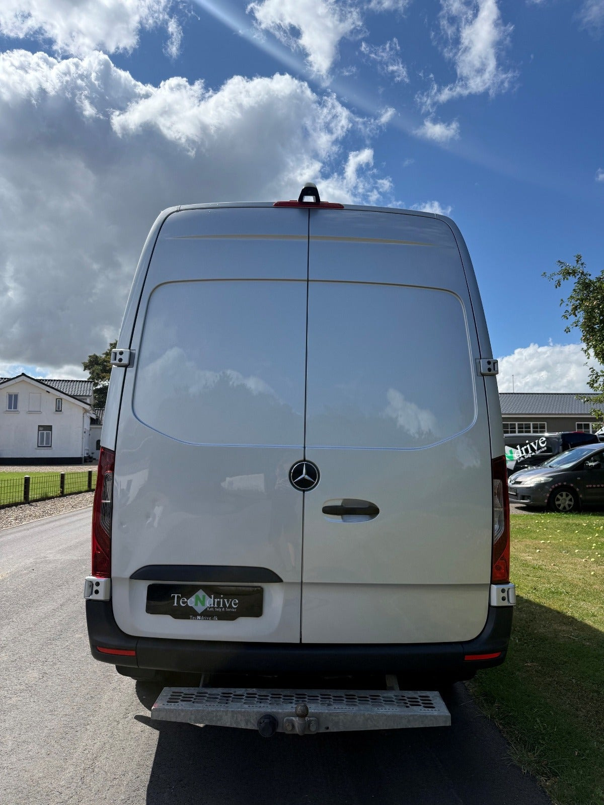 Grå Mercedes Sprinter 317 fra 2021