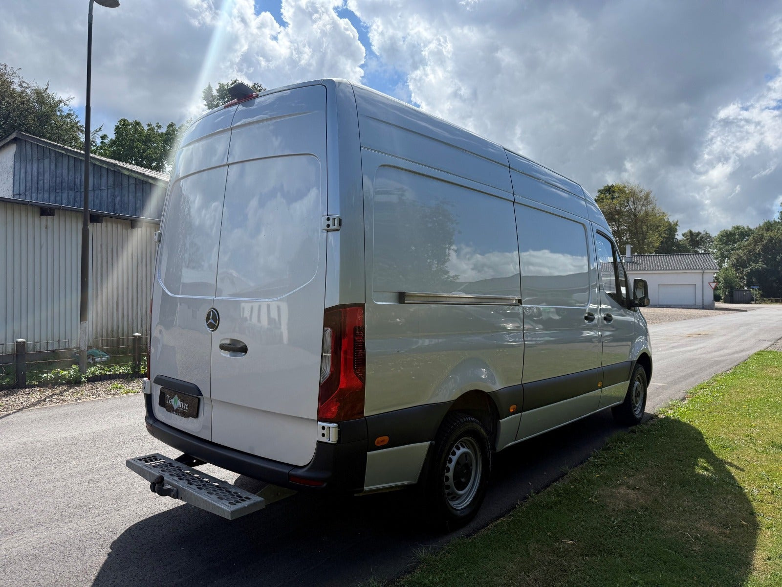 Grå Mercedes Sprinter 317 fra 2021