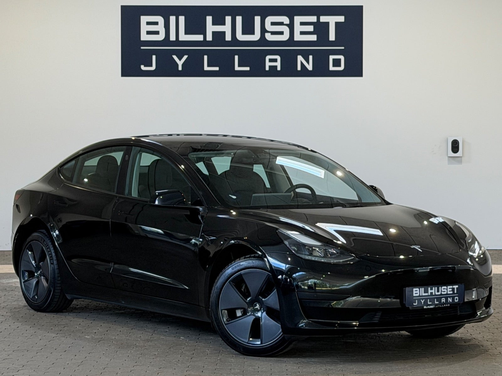 Tesla Model 3 RWD