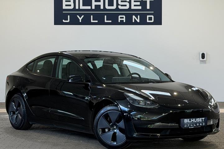 Sort Tesla Model 3 fra 2023