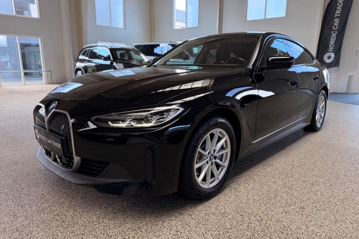 Sort BMW i4 fra 2023