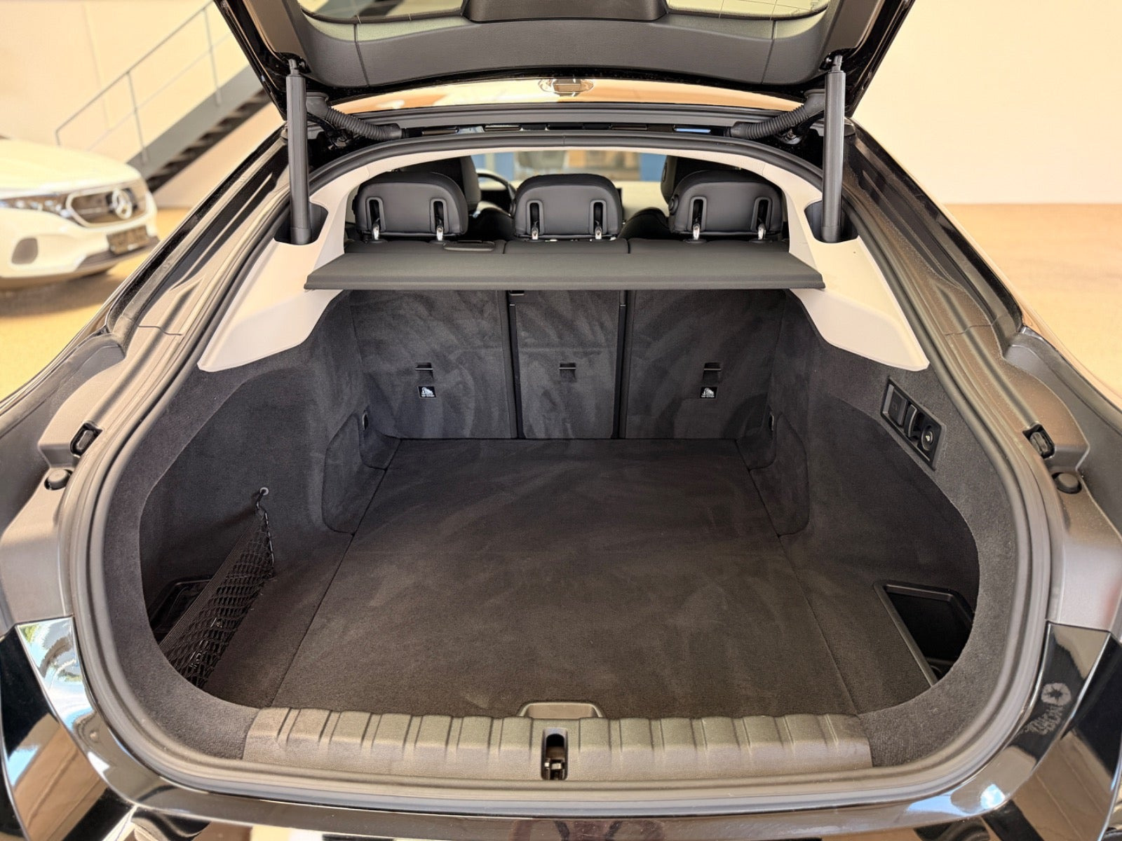 Sort BMW i4 fra 2023