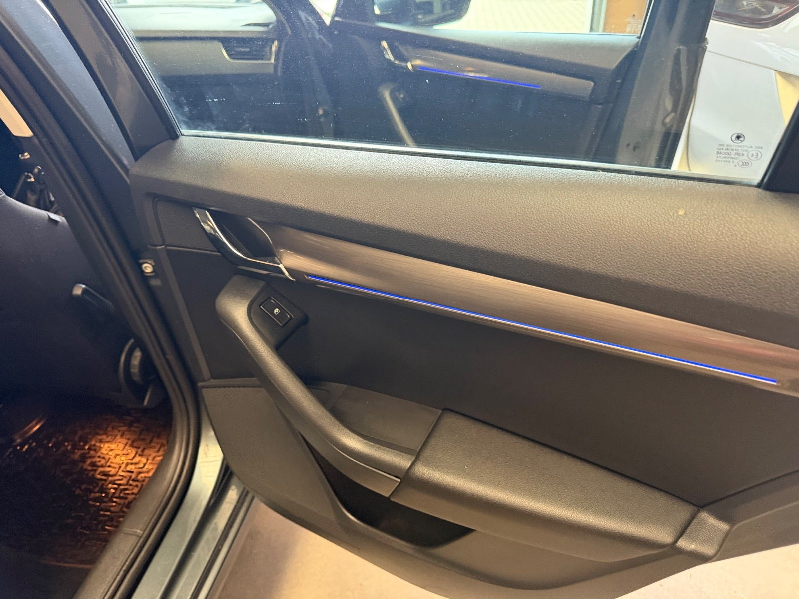 Grå Skoda Octavia fra 2020