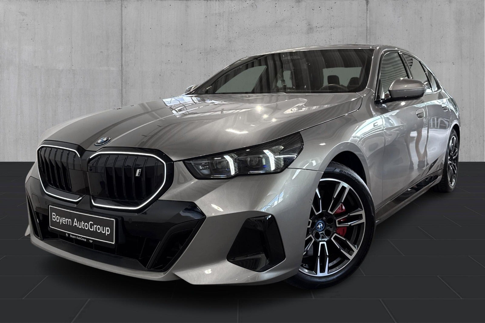 BMW i5 eDrive40 Fully Charged M-Sport