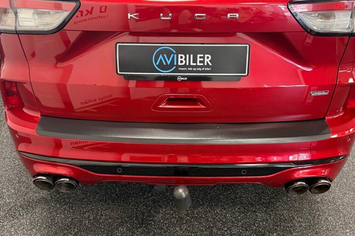 Rød Ford Kuga fra 2021