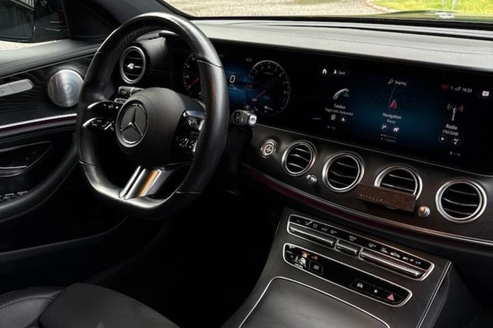 Sort Mercedes E300 e fra 2022