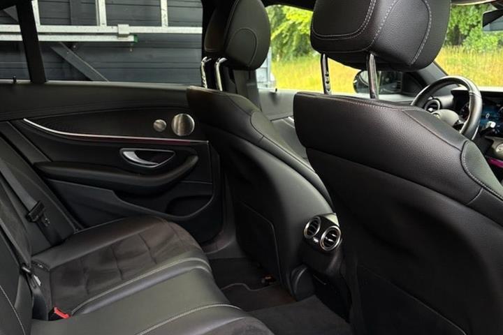 Sort Mercedes E300 e fra 2022