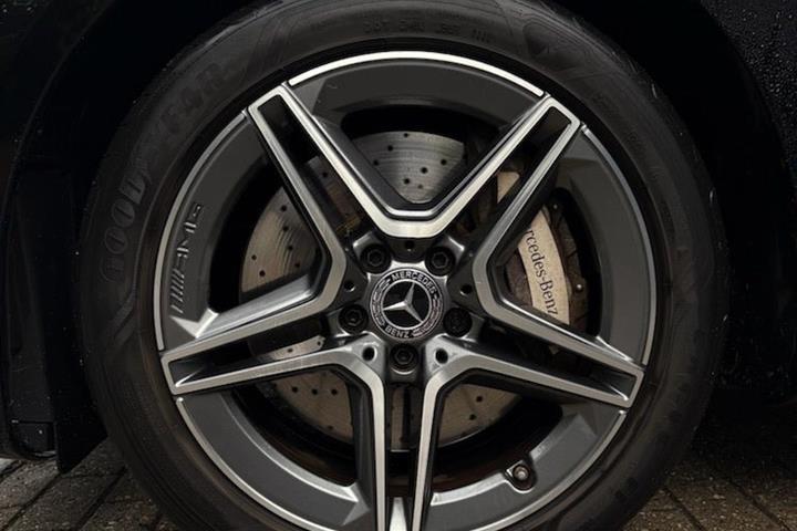 Sort Mercedes E300 e fra 2022