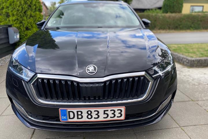 Sort Skoda Octavia fra 2021