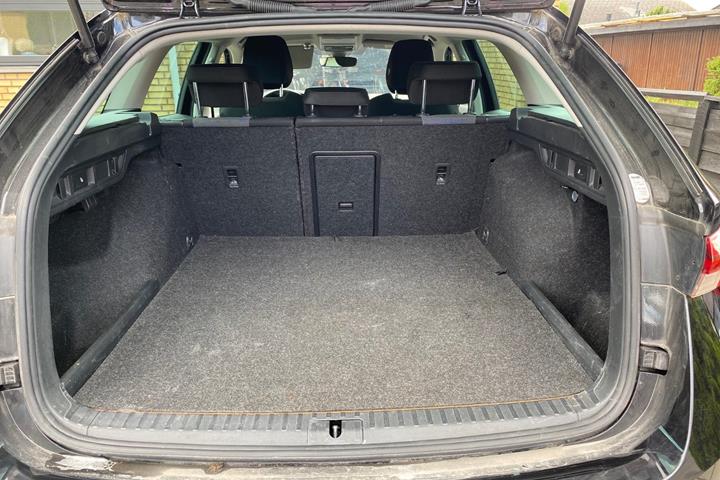 Sort Skoda Octavia fra 2021