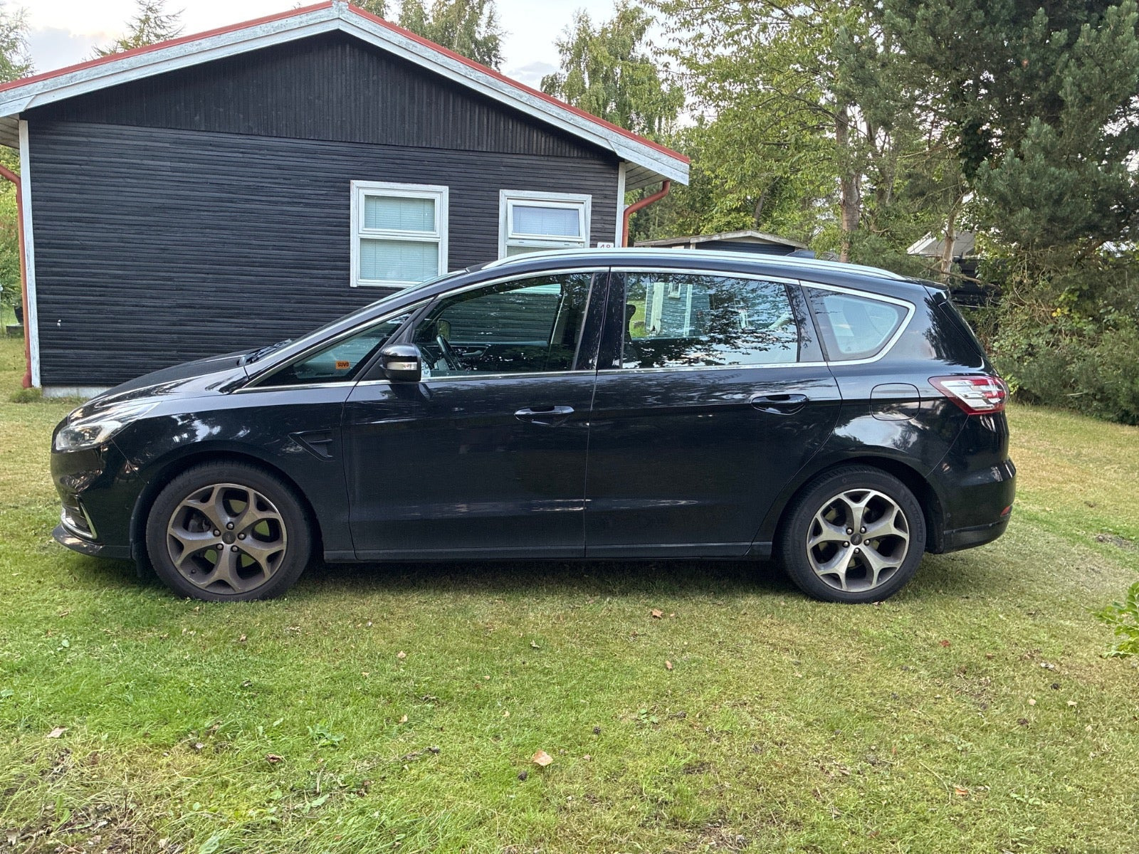 Sort Ford S-MAX fra 2020