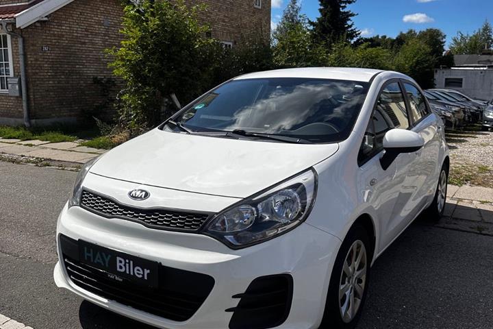 Hvid Kia Rio fra 2015