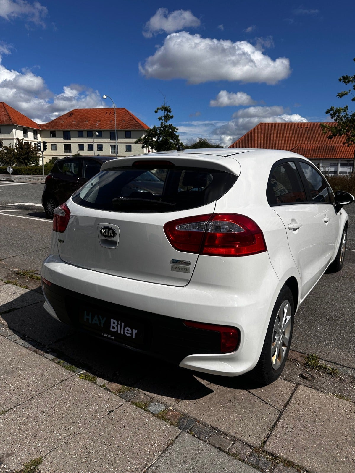 Hvid Kia Rio fra 2015