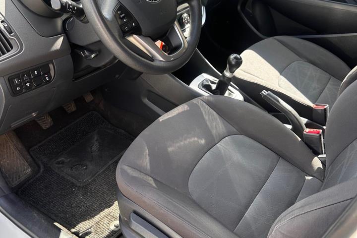 Hvid Kia Rio fra 2015