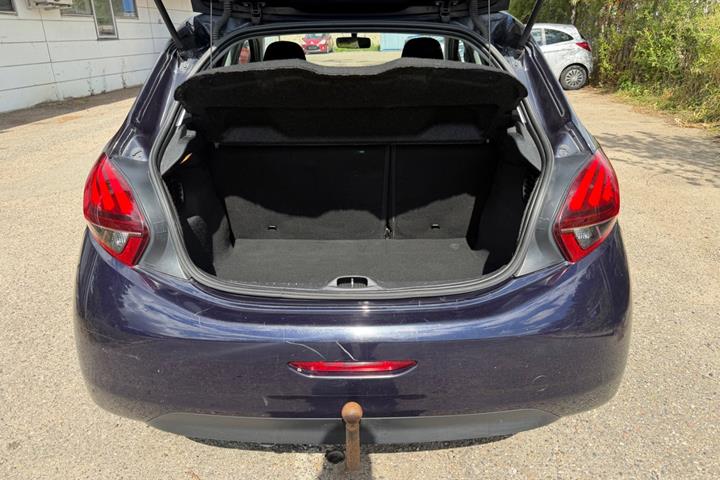 Grøn Peugeot 208 fra 2016