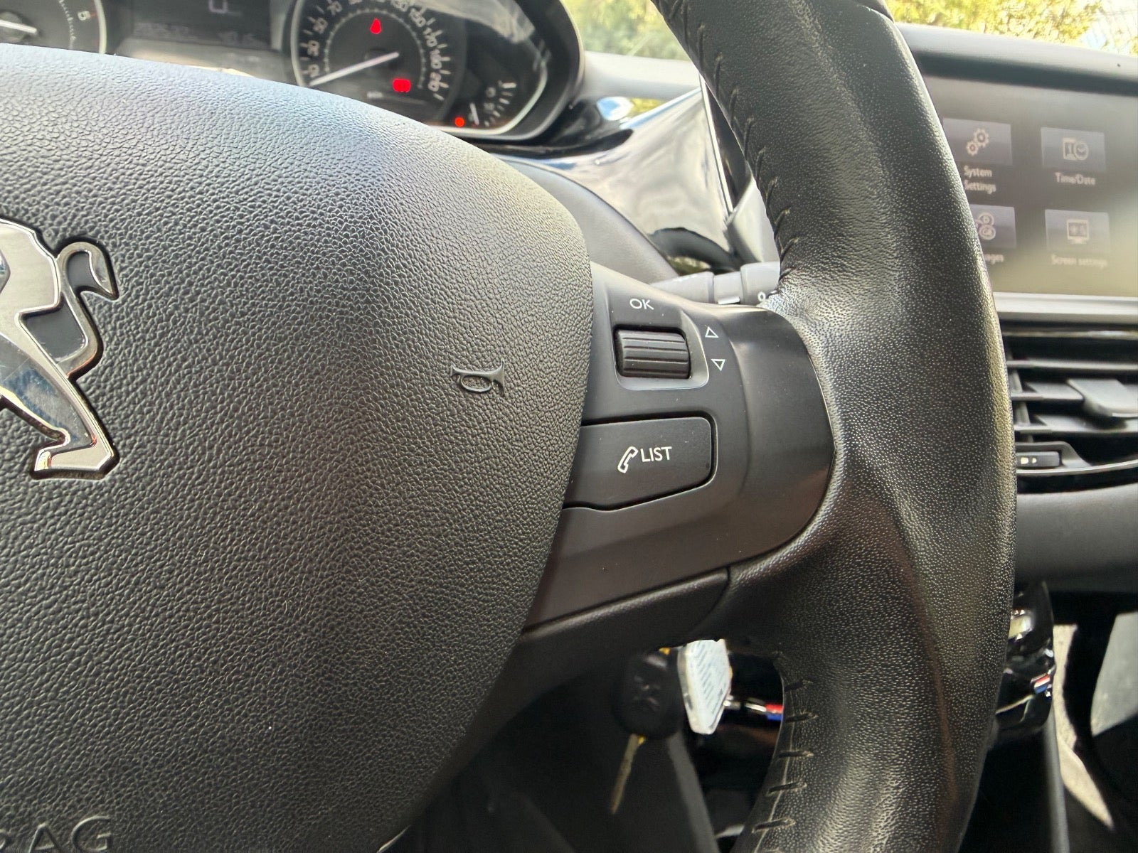 Grøn Peugeot 208 fra 2016