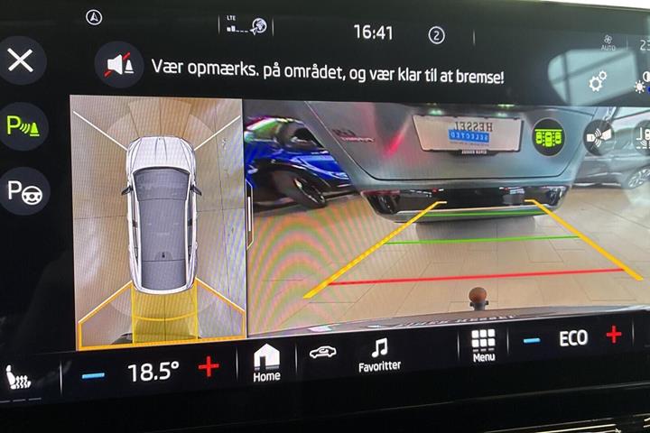 Hvid Skoda Enyaq fra 2023