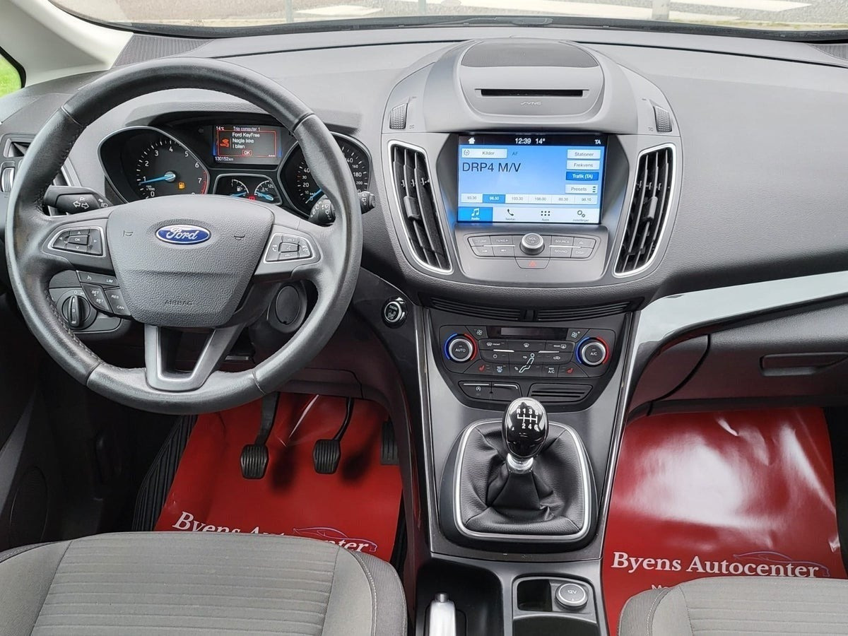 Grå Ford C-MAX fra 2017