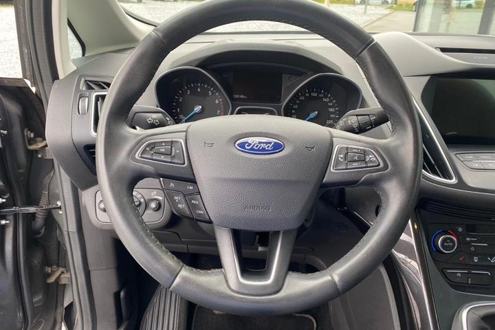 Grå Ford C-MAX fra 2017