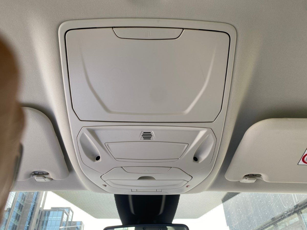 Grå Ford C-MAX fra 2017