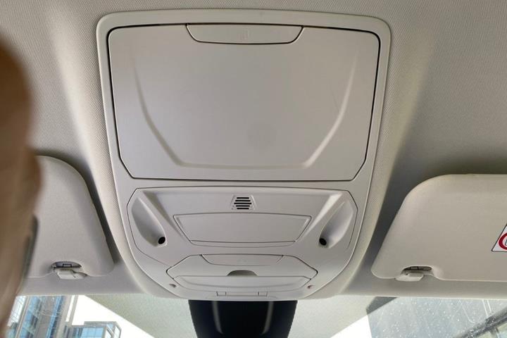 Grå Ford C-MAX fra 2017