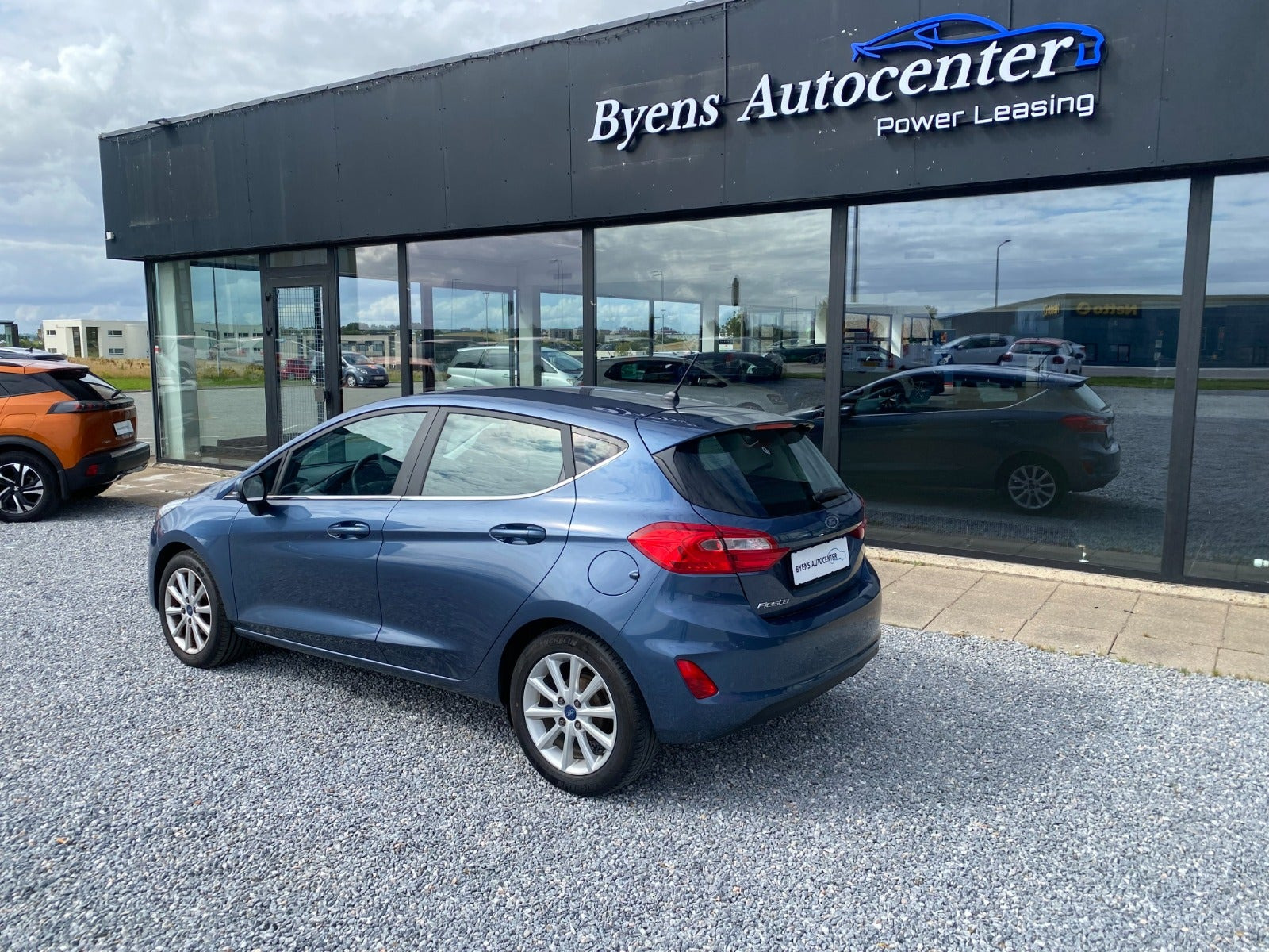 Blå Ford Fiesta fra 2019