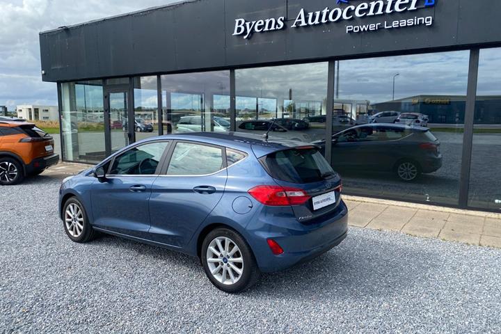 Blå Ford Fiesta fra 2019