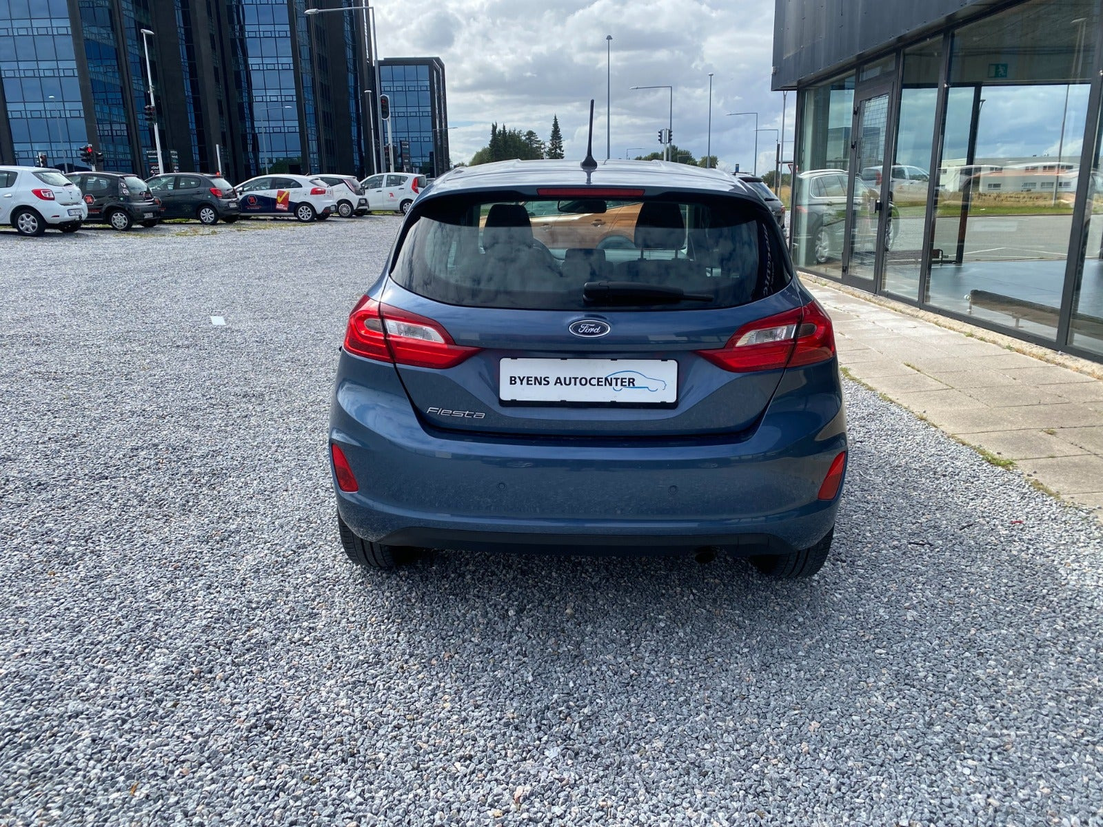 Blå Ford Fiesta fra 2019