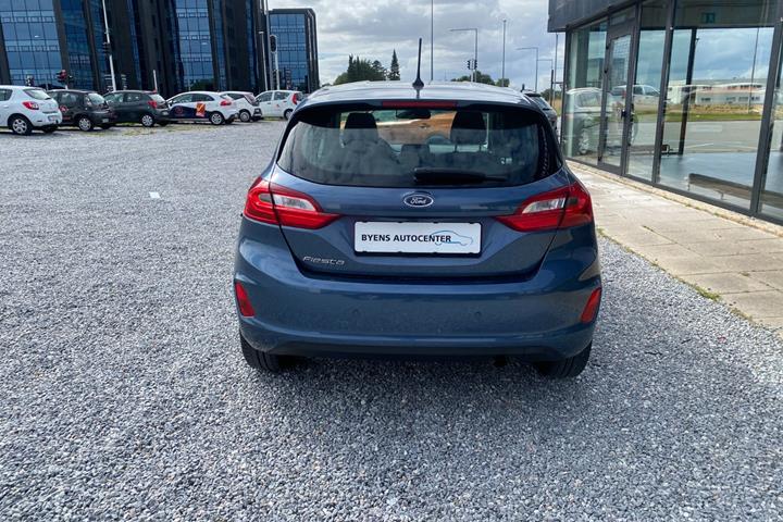 Blå Ford Fiesta fra 2019