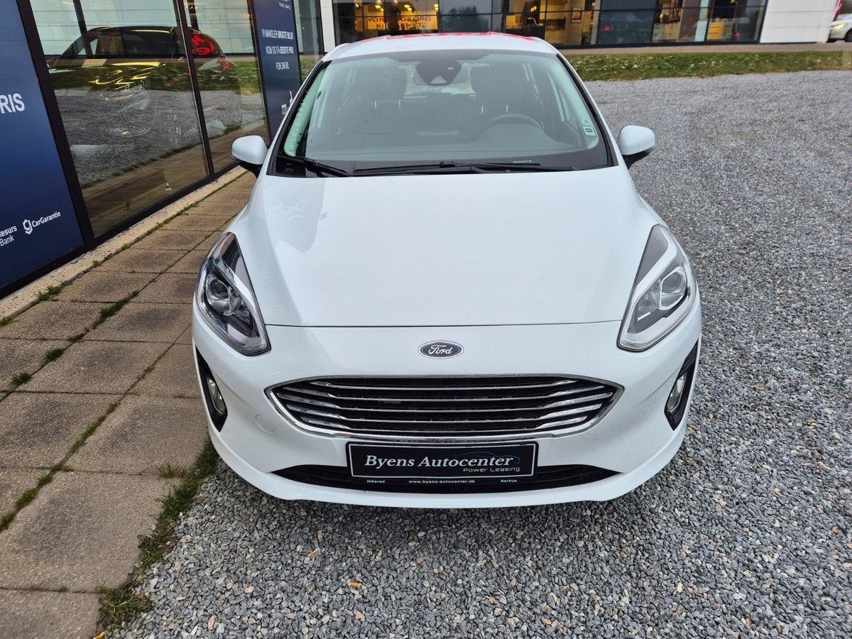 Hvid Ford Fiesta fra 2021
