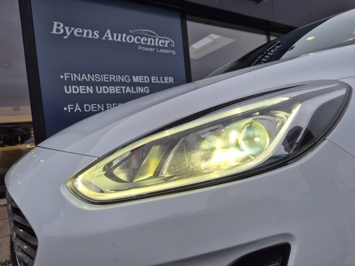 Hvid Ford Fiesta fra 2021