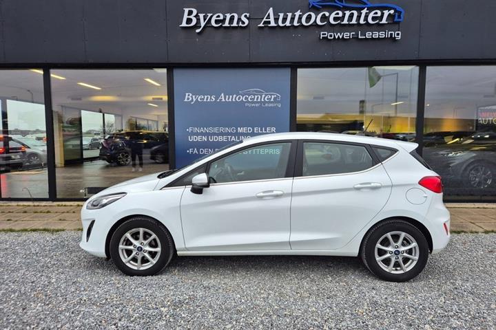 Hvid Ford Fiesta fra 2021