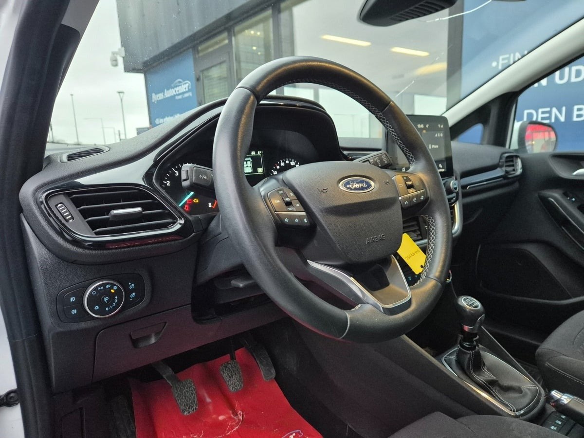Hvid Ford Fiesta fra 2021
