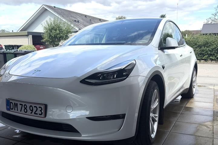 undefined Tesla Model Y fra 2023