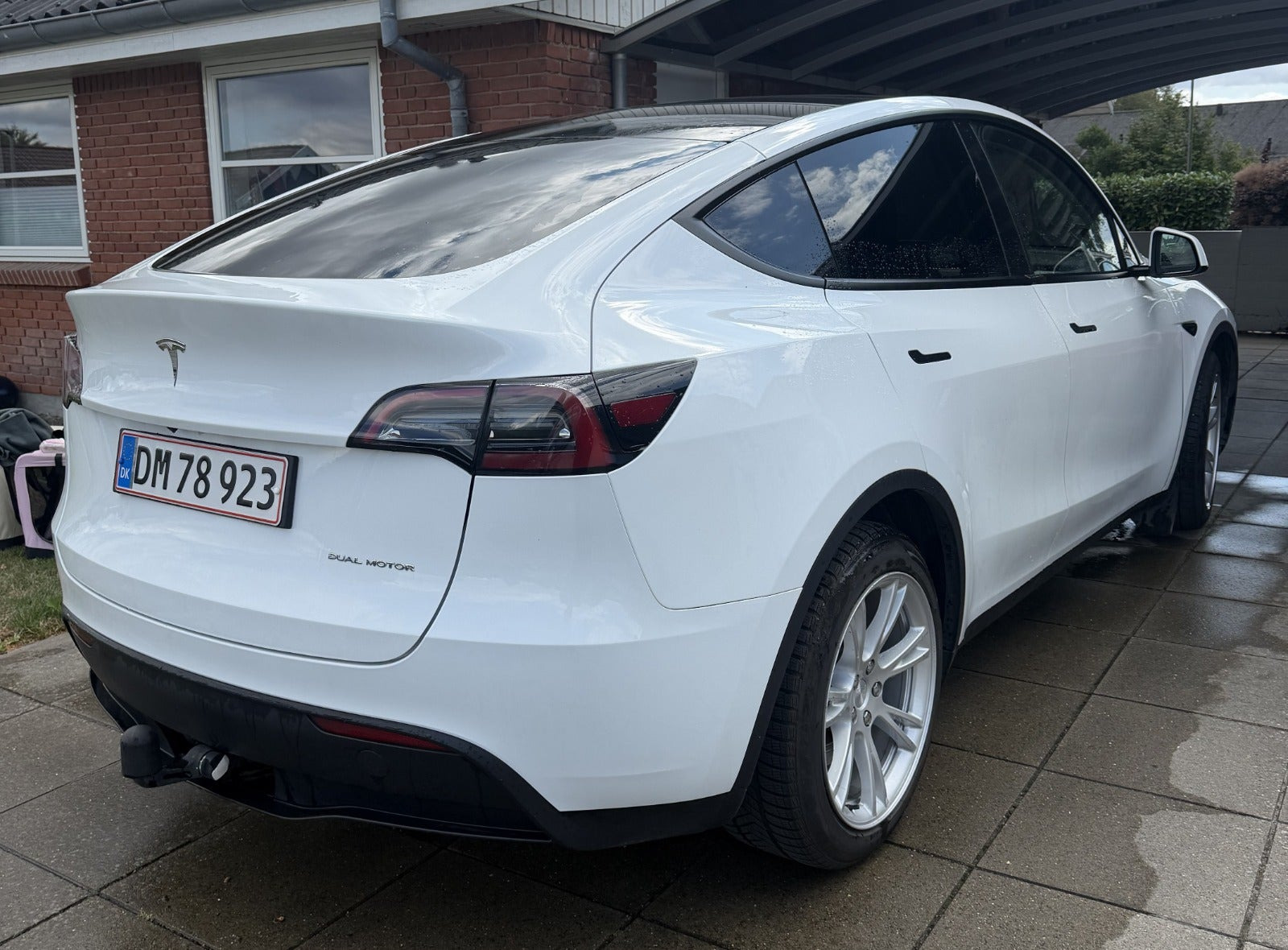 undefined Tesla Model Y fra 2023