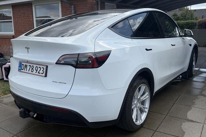 undefined Tesla Model Y fra 2023