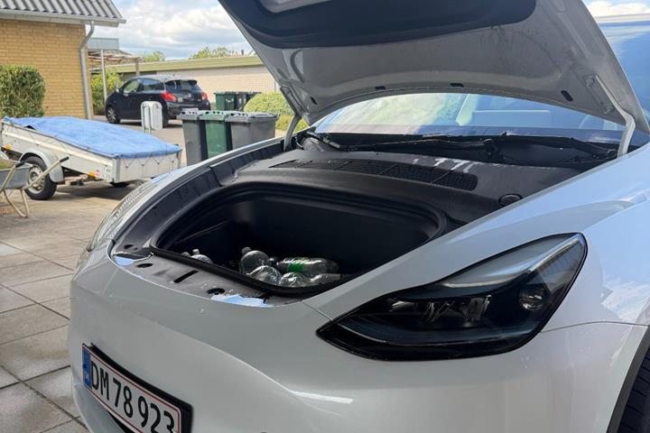undefined Tesla Model Y fra 2023