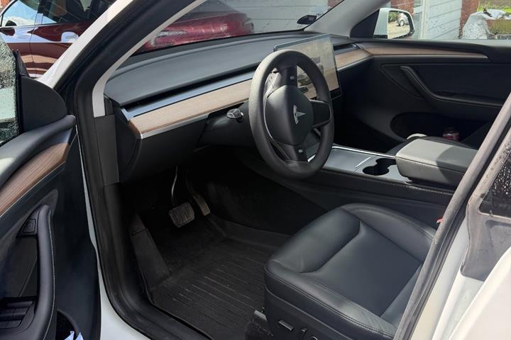 undefined Tesla Model Y fra 2023