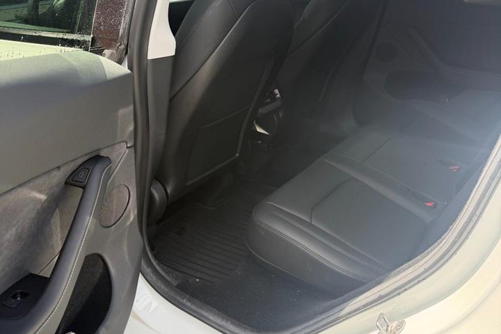 undefined Tesla Model Y fra 2023