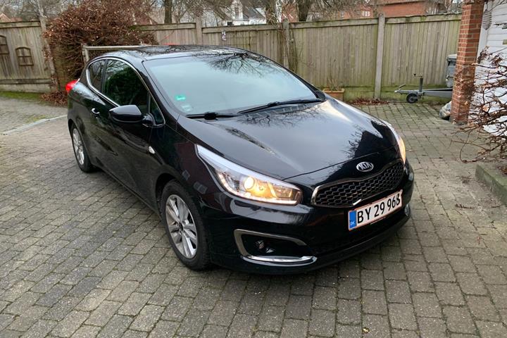 Rød Kia Ceed fra 2017