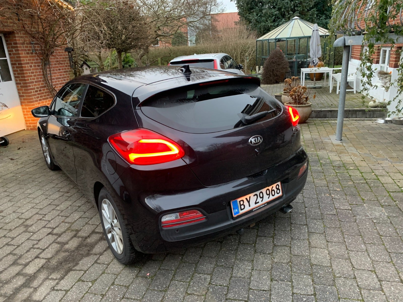 Rød Kia Ceed fra 2017