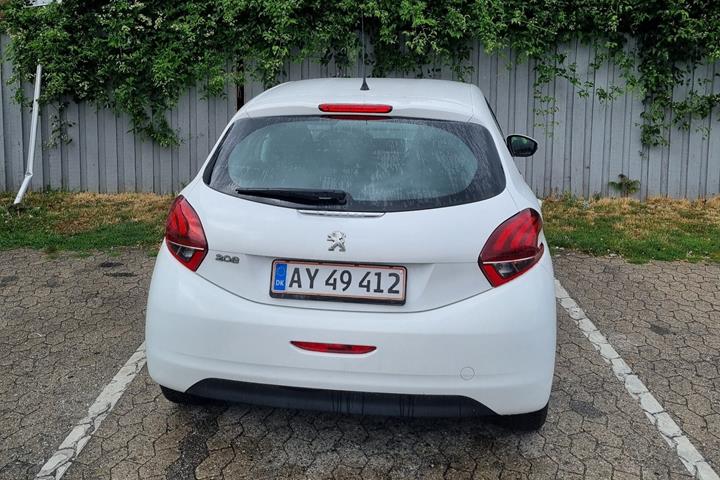 undefined Peugeot 208 fra 2015