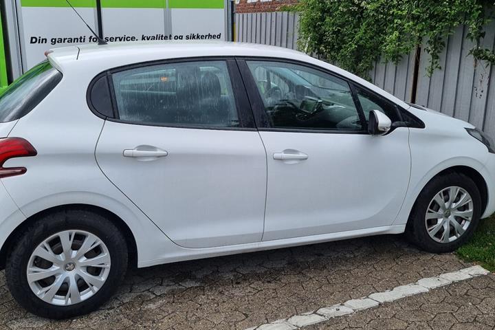 undefined Peugeot 208 fra 2015